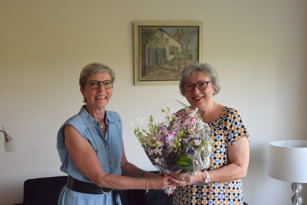Bloemen voor jarige Ellen Natzijl