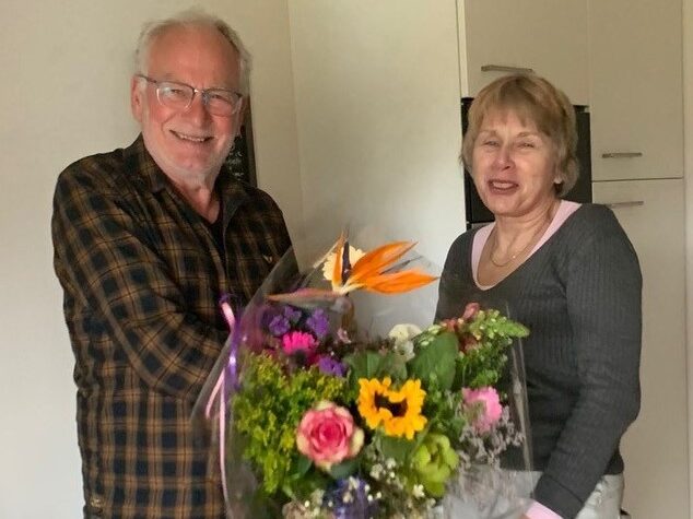 Gerrie van den Hof in de bloemen gezet