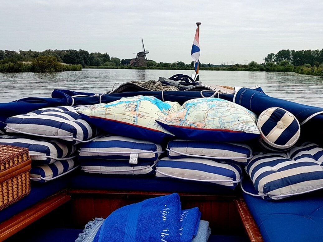 Prikbord actie vaartocht met historische sloep