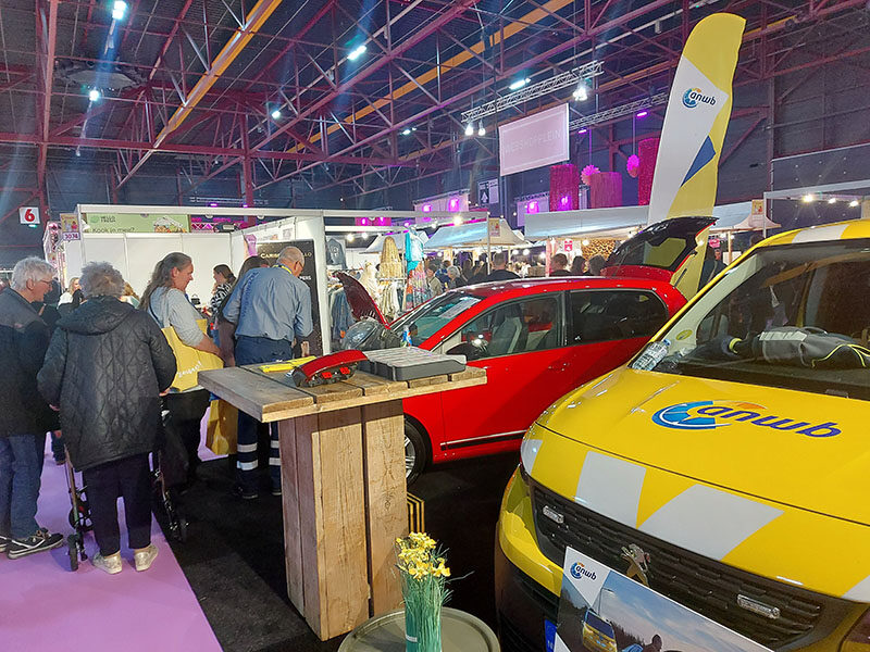 Wegenwacht op beurs Vrouw